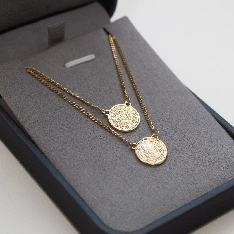 Escapulário São Bento Banhado a Ouro 18k