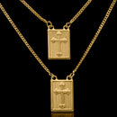 Escapulario cruzado bañado en oro de 18 quilates