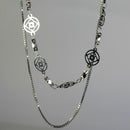 Colar com Corrente com Mini Flores Banhado em Ródio Branco