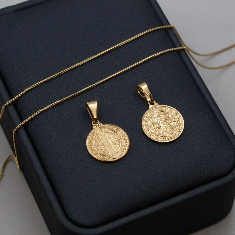 CONJUNTO CORRENTE VENEZIANA 1MM COM PINGENTE SÃO BENTO MINI Banhado a Ouro 18k