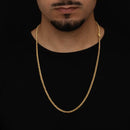 Cadena cubana de 4 mm bañada en oro de 18 quilates.