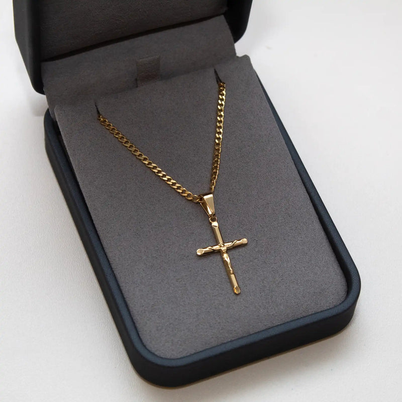 Pingente Cruz com Jesus Cristo Banhado a Ouro 18k