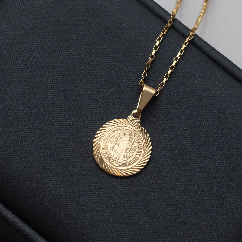 Corrente tijolinho 1mm com pingente São Bento II  Banhado a Ouro 18k