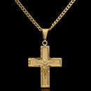 Cadena Grumet de 2,5 mm con colgante de cruz de Jesús detallada bañada en oro de 18 k