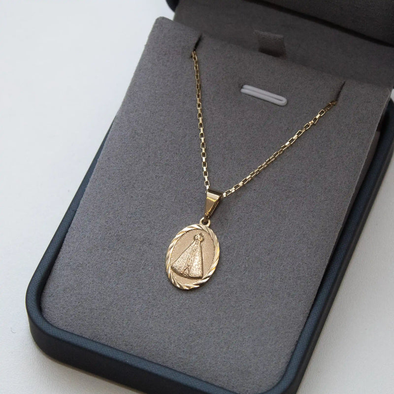 Corrente tijolinho 1mm com Pingente Nossa Sra. Aparecida Banhado a Ouro 18k