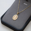 Colgante Nuestra Señora de Gracia bañado en oro de 18k