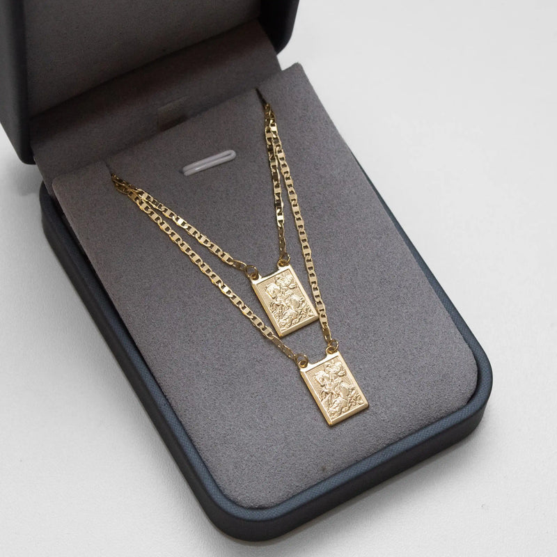Escapulário São Jorge Banhado a Ouro 18k