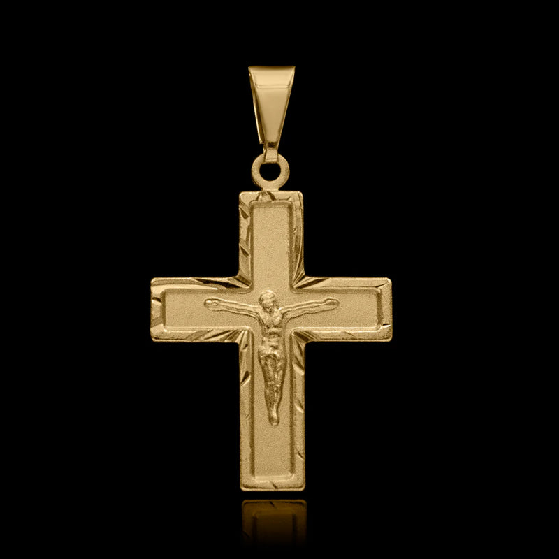 Colgante de cruz con Jesús detallado bañado en oro de 18 quilates